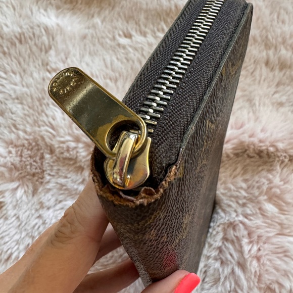 Louis Vuitton monogram zippy wallet - Picture 3 of 13